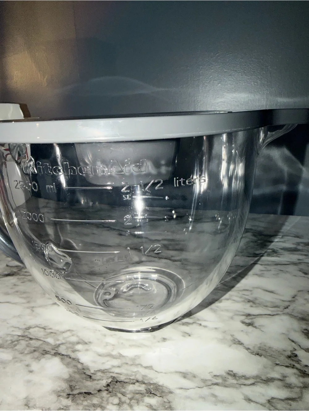 Kitchenaid mixing bowl with lid